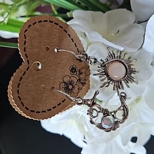 Fashion 🎁 Moon & Sun Drop Earrings silver in color New in Package